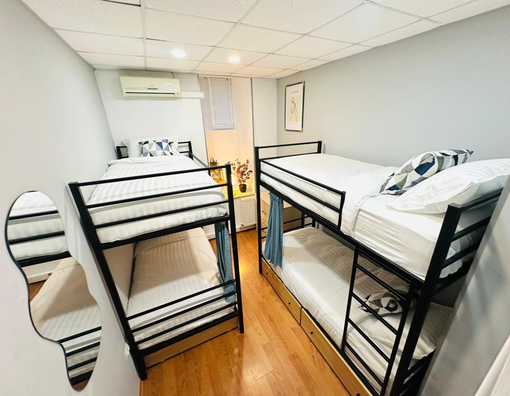 Cosy Koala Hostel Тбілісі Екстер'єр фото